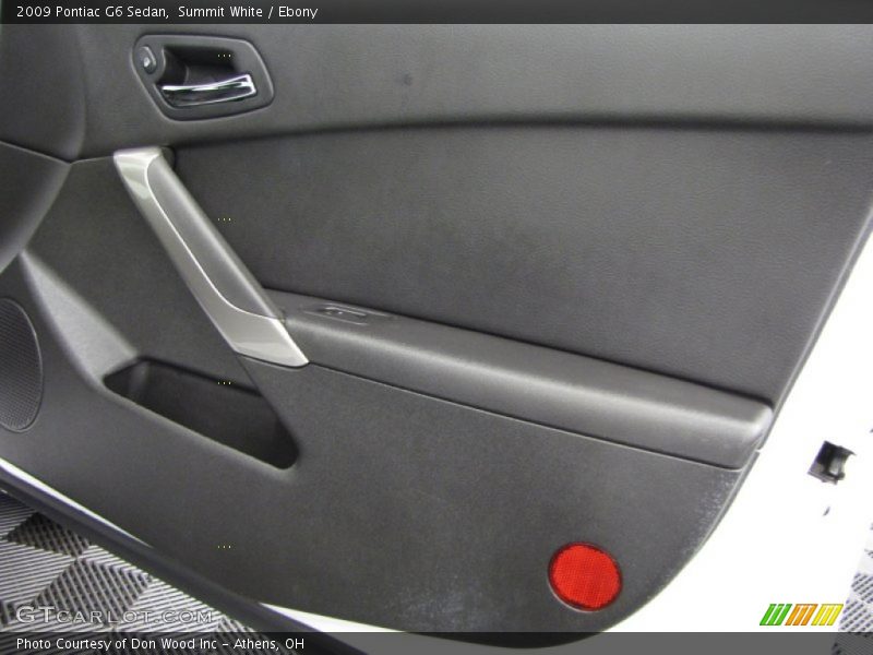Summit White / Ebony 2009 Pontiac G6 Sedan