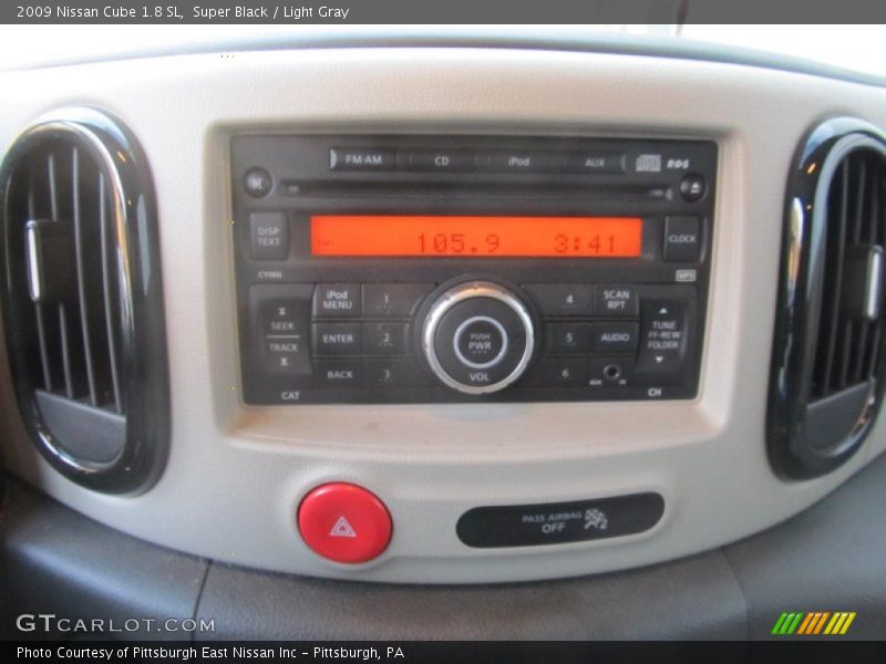 Super Black / Light Gray 2009 Nissan Cube 1.8 SL