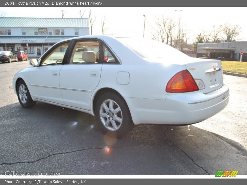 Diamond White Pearl / Ivory 2001 Toyota Avalon XLS