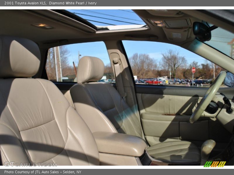 Diamond White Pearl / Ivory 2001 Toyota Avalon XLS