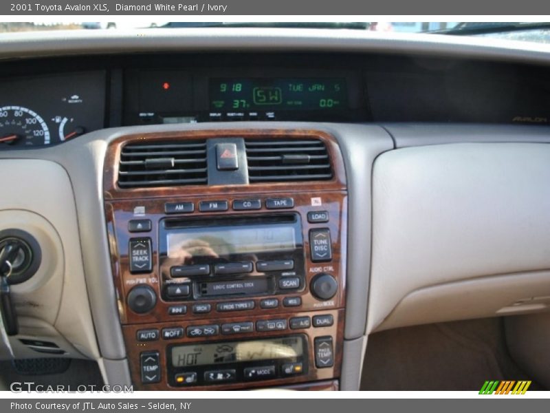 Diamond White Pearl / Ivory 2001 Toyota Avalon XLS