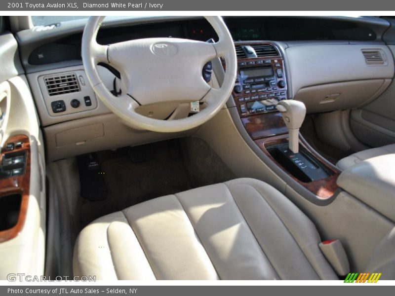 Diamond White Pearl / Ivory 2001 Toyota Avalon XLS