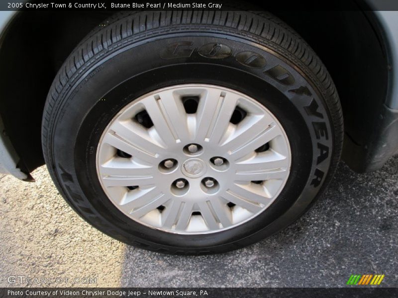  2005 Town & Country LX Wheel