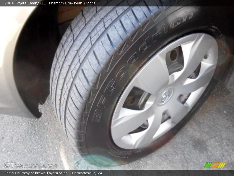 Phantom Gray Pearl / Stone 2004 Toyota Camry XLE