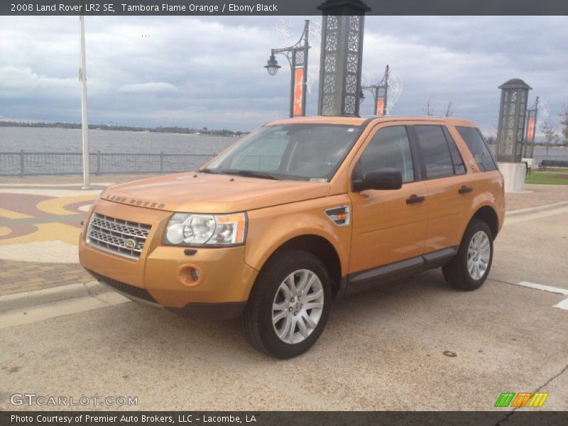 Front 3/4 View of 2008 LR2 SE