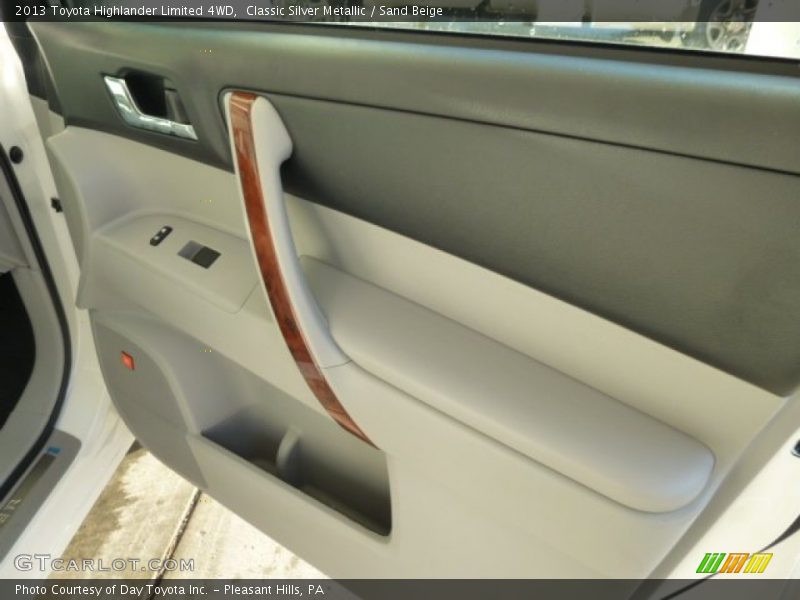Classic Silver Metallic / Sand Beige 2013 Toyota Highlander Limited 4WD