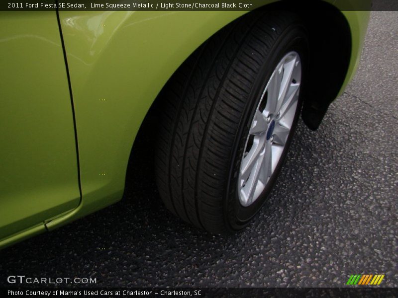 Lime Squeeze Metallic / Light Stone/Charcoal Black Cloth 2011 Ford Fiesta SE Sedan