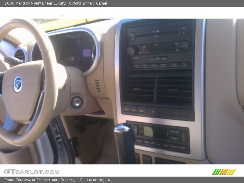 Oxford White / Camel 2006 Mercury Mountaineer Luxury