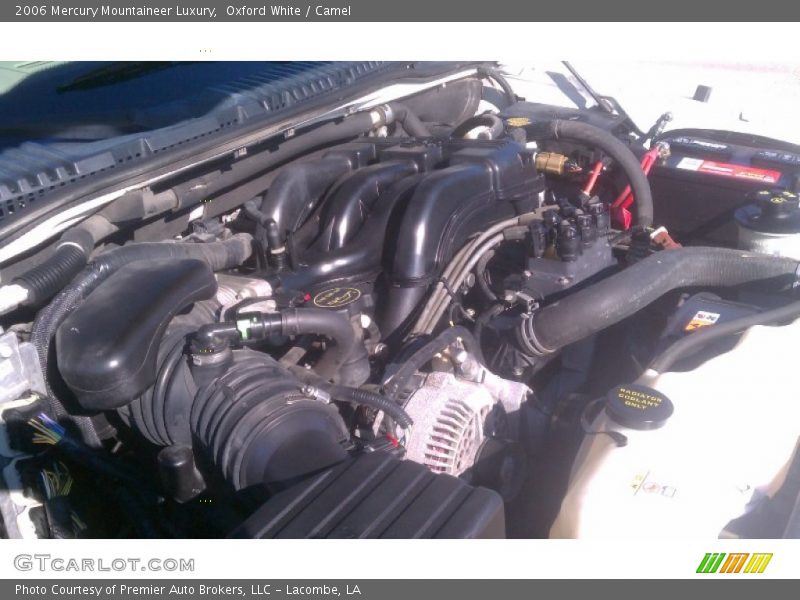 Oxford White / Camel 2006 Mercury Mountaineer Luxury