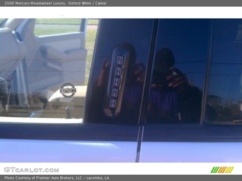 Oxford White / Camel 2006 Mercury Mountaineer Luxury