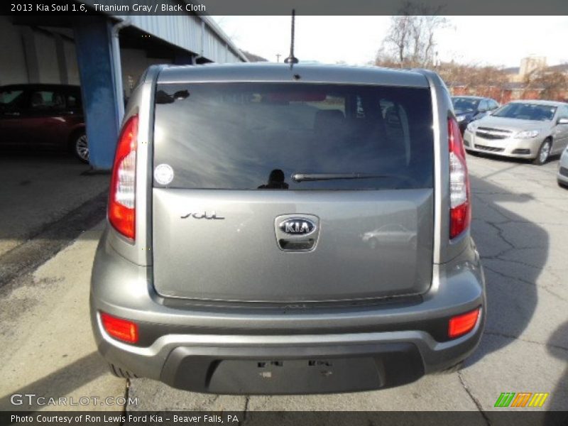 Titanium Gray / Black Cloth 2013 Kia Soul 1.6
