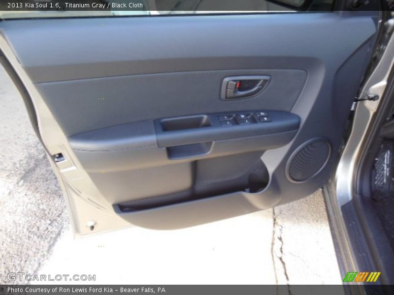 Titanium Gray / Black Cloth 2013 Kia Soul 1.6