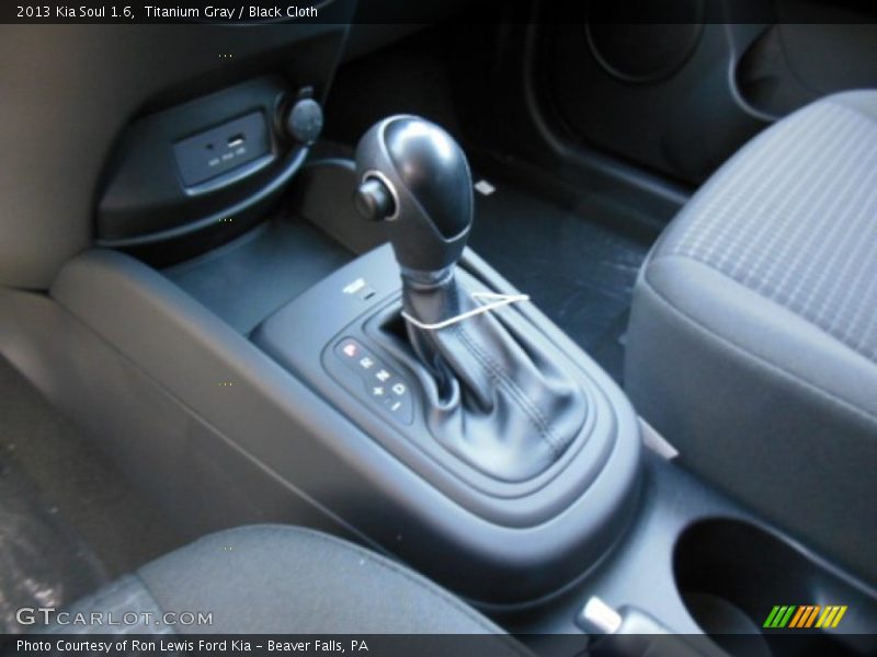 Titanium Gray / Black Cloth 2013 Kia Soul 1.6