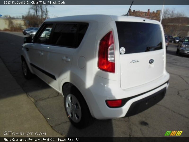 Clear White / Black Cloth 2013 Kia Soul 1.6