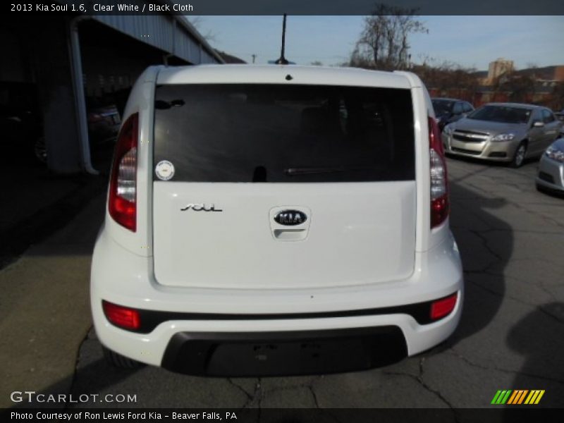 Clear White / Black Cloth 2013 Kia Soul 1.6