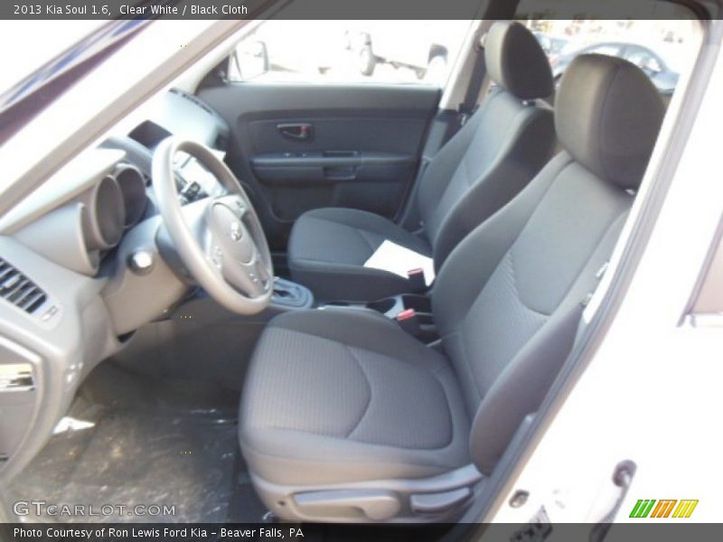 Clear White / Black Cloth 2013 Kia Soul 1.6