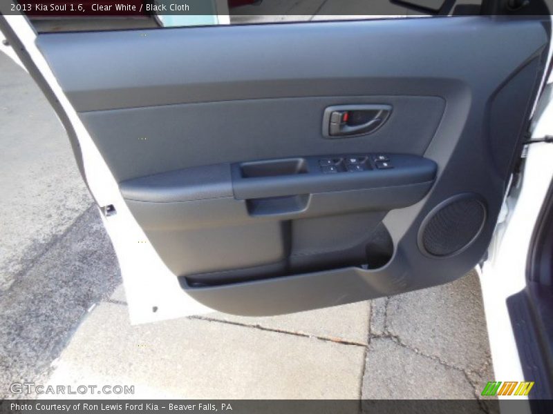 Clear White / Black Cloth 2013 Kia Soul 1.6