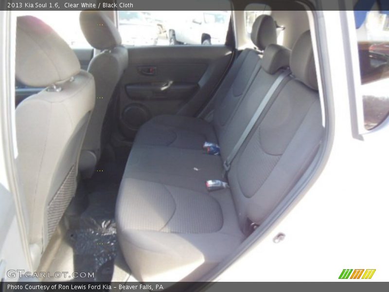 Clear White / Black Cloth 2013 Kia Soul 1.6