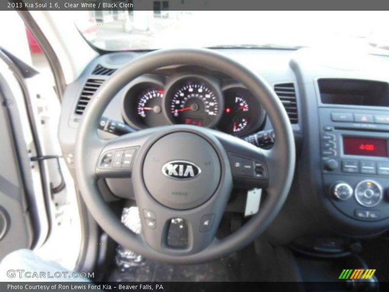 Clear White / Black Cloth 2013 Kia Soul 1.6