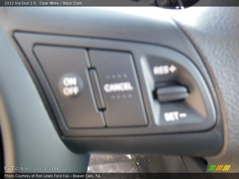 Clear White / Black Cloth 2013 Kia Soul 1.6