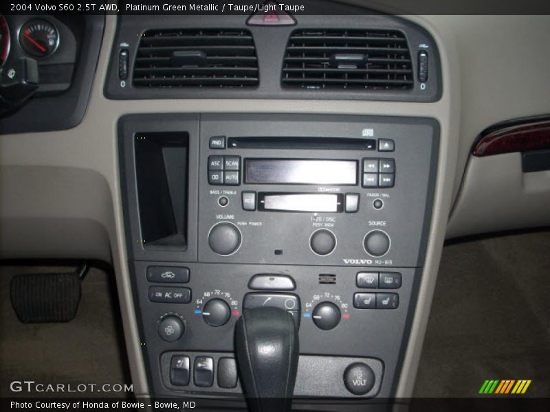 Platinum Green Metallic / Taupe/Light Taupe 2004 Volvo S60 2.5T AWD