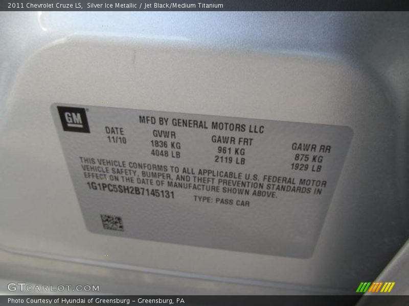 Silver Ice Metallic / Jet Black/Medium Titanium 2011 Chevrolet Cruze LS