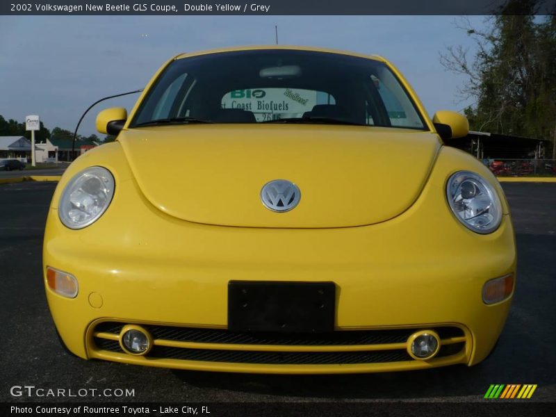 Double Yellow / Grey 2002 Volkswagen New Beetle GLS Coupe