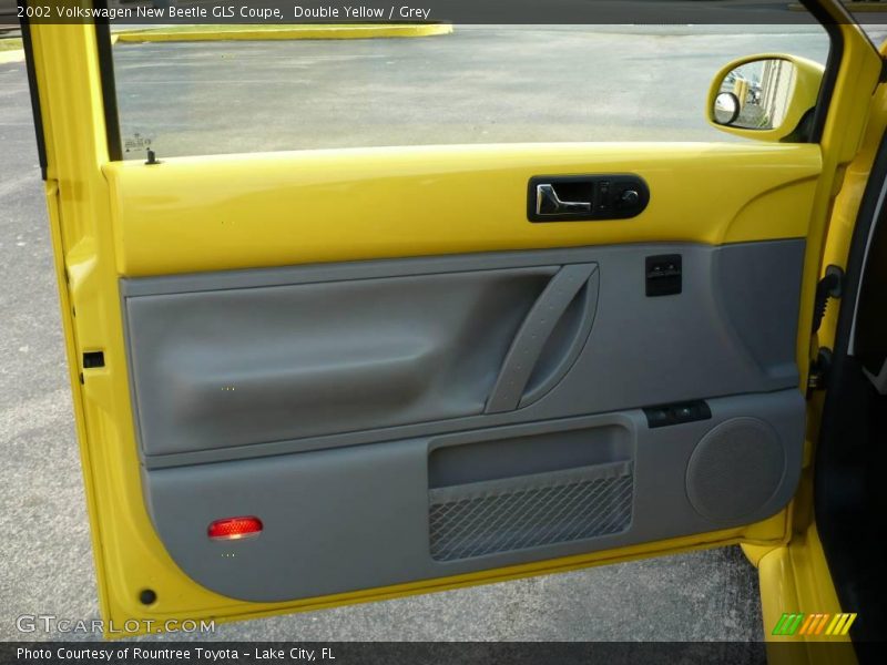 Double Yellow / Grey 2002 Volkswagen New Beetle GLS Coupe
