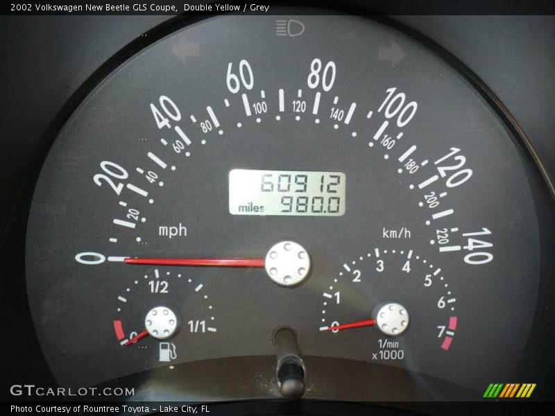 Double Yellow / Grey 2002 Volkswagen New Beetle GLS Coupe