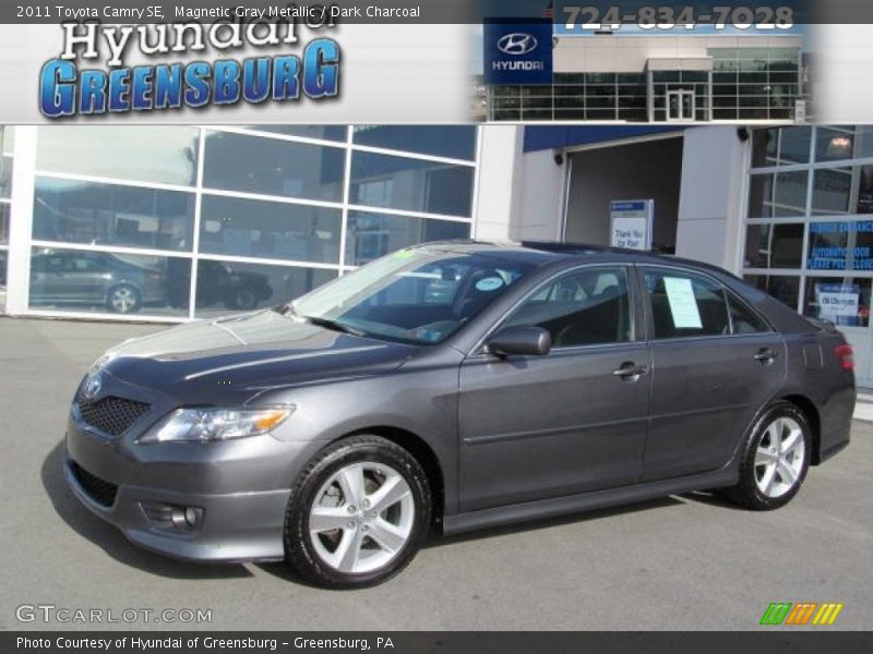 Magnetic Gray Metallic / Dark Charcoal 2011 Toyota Camry SE