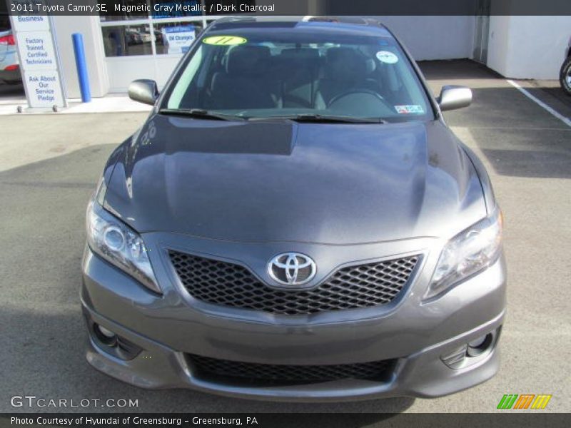 Magnetic Gray Metallic / Dark Charcoal 2011 Toyota Camry SE