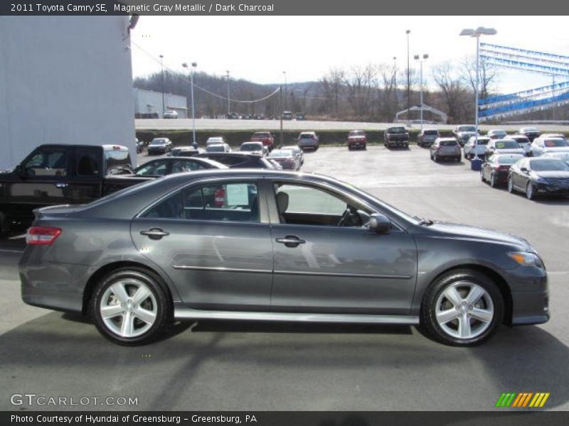 Magnetic Gray Metallic / Dark Charcoal 2011 Toyota Camry SE