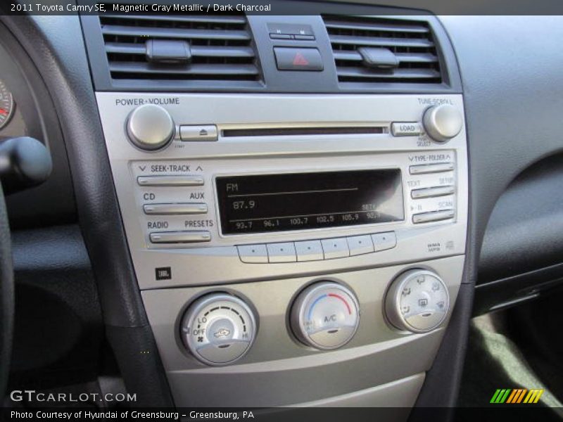Magnetic Gray Metallic / Dark Charcoal 2011 Toyota Camry SE