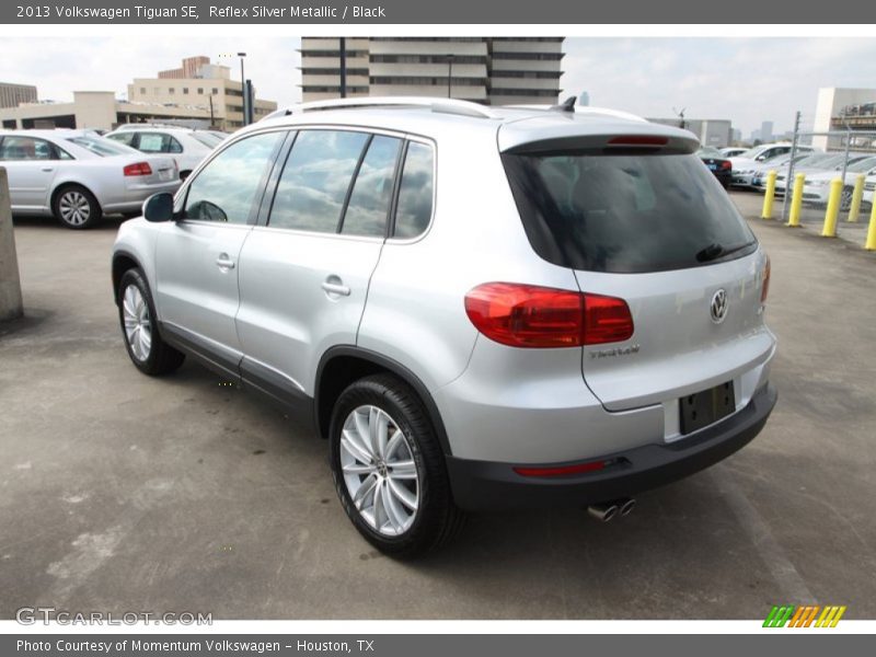 Reflex Silver Metallic / Black 2013 Volkswagen Tiguan SE