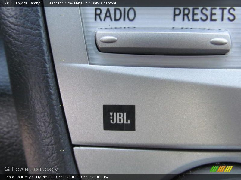 Magnetic Gray Metallic / Dark Charcoal 2011 Toyota Camry SE