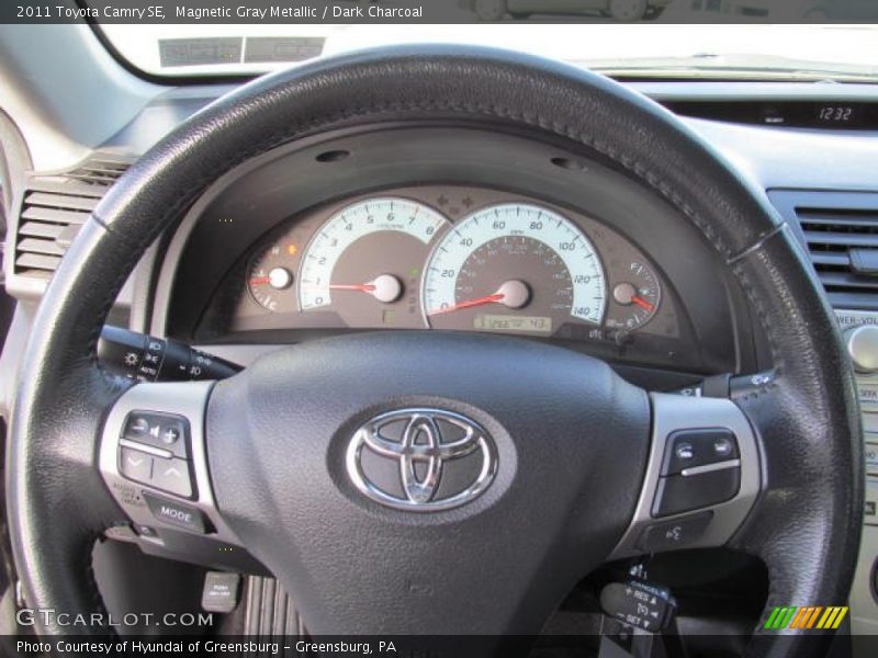 Magnetic Gray Metallic / Dark Charcoal 2011 Toyota Camry SE