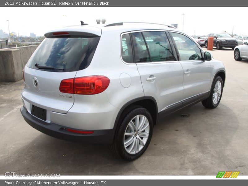 Reflex Silver Metallic / Black 2013 Volkswagen Tiguan SE