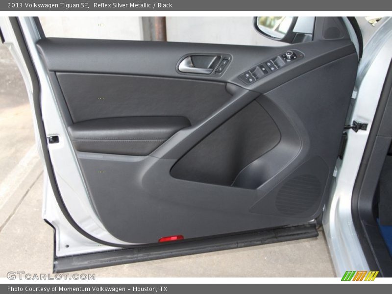 Reflex Silver Metallic / Black 2013 Volkswagen Tiguan SE
