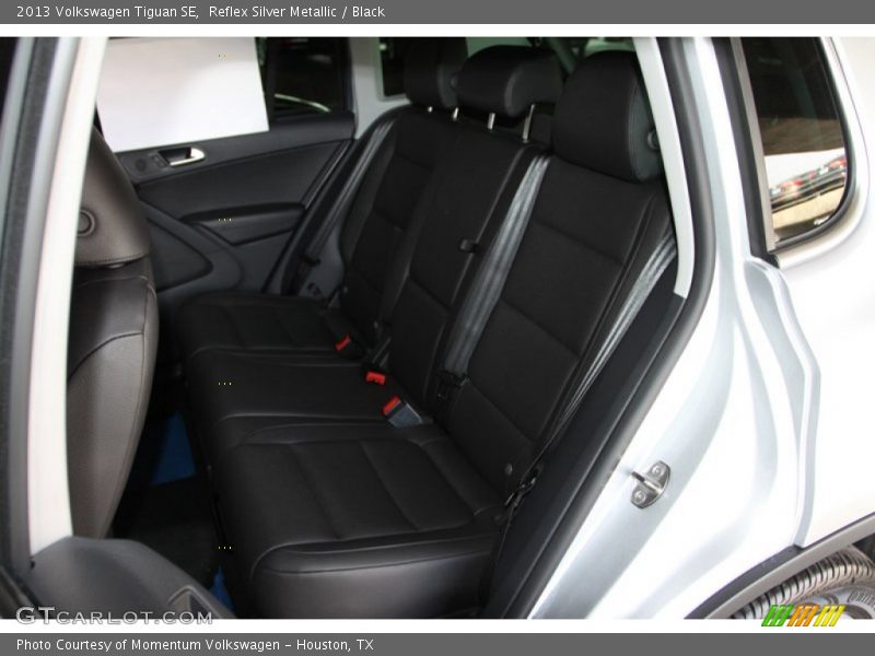 Reflex Silver Metallic / Black 2013 Volkswagen Tiguan SE