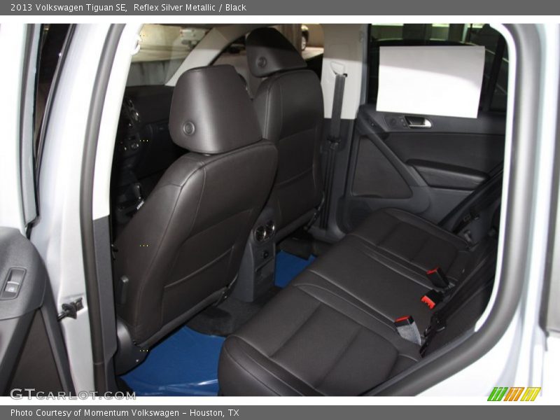 Reflex Silver Metallic / Black 2013 Volkswagen Tiguan SE