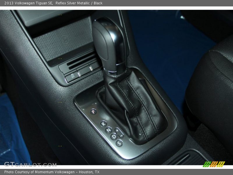 Reflex Silver Metallic / Black 2013 Volkswagen Tiguan SE