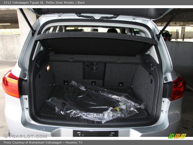Reflex Silver Metallic / Black 2013 Volkswagen Tiguan SE