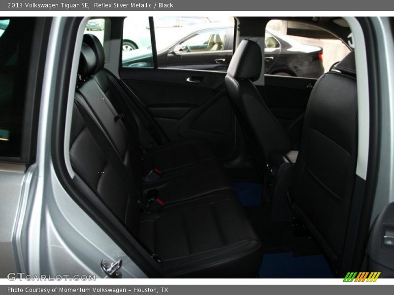 Reflex Silver Metallic / Black 2013 Volkswagen Tiguan SE