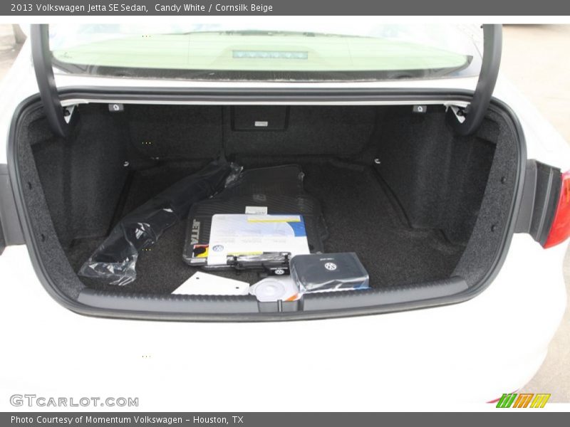 Candy White / Cornsilk Beige 2013 Volkswagen Jetta SE Sedan