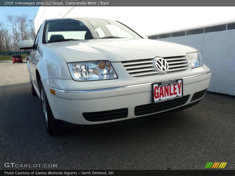 Campanella White / Black 2005 Volkswagen Jetta GLS Sedan