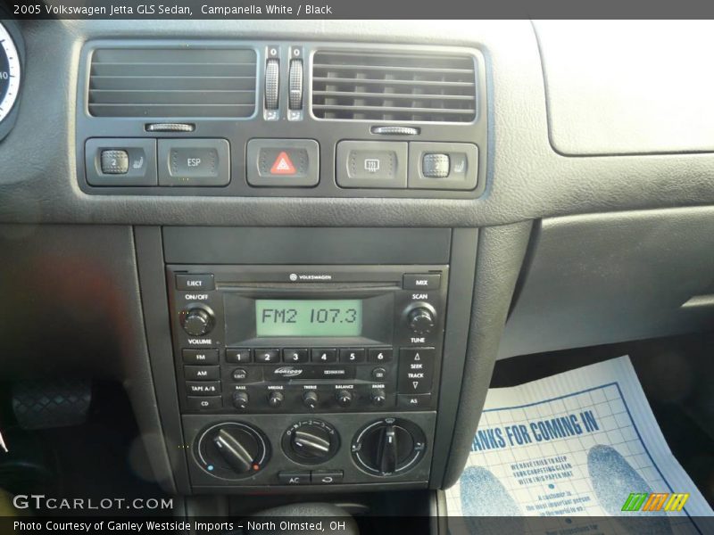 Campanella White / Black 2005 Volkswagen Jetta GLS Sedan