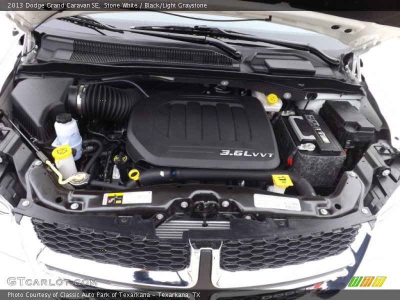 Stone White / Black/Light Graystone 2013 Dodge Grand Caravan SE
