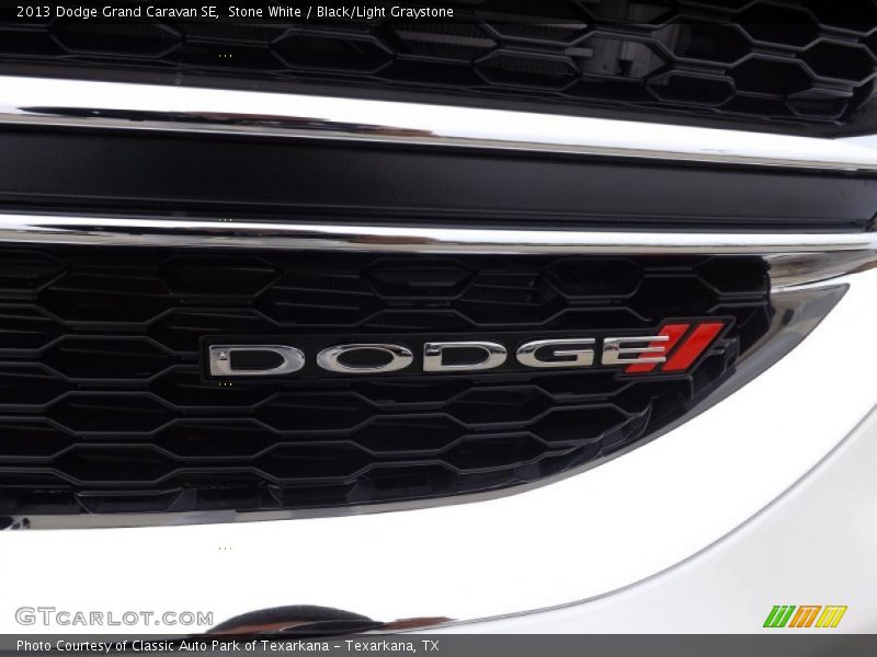 Stone White / Black/Light Graystone 2013 Dodge Grand Caravan SE