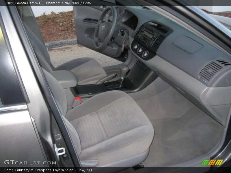 Phantom Gray Pearl / Gray 2005 Toyota Camry LE