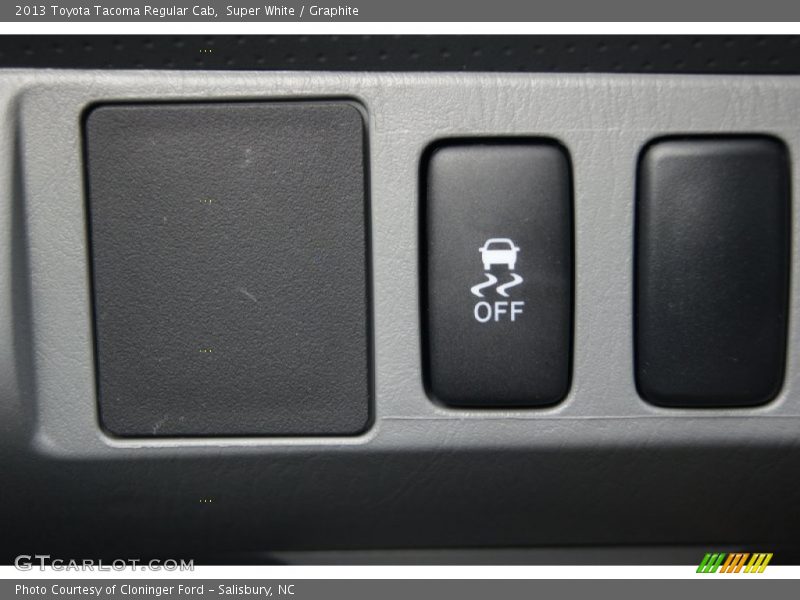 Super White / Graphite 2013 Toyota Tacoma Regular Cab